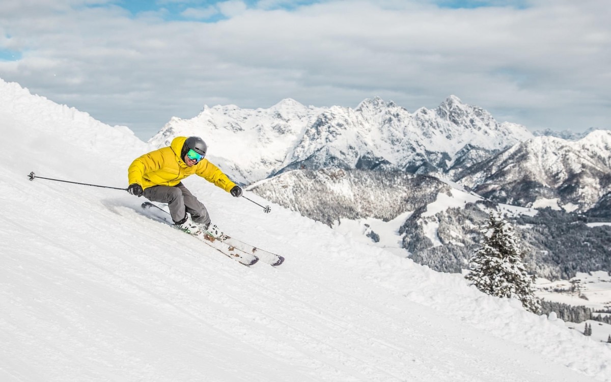 Skifahren-und-Snowboarden-mitten-in-Tirol