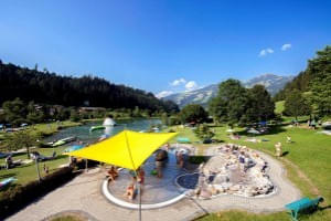 Kinderbecken u. Spielplatz